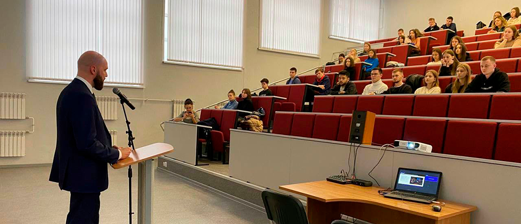 Михаил Смирнов встретился со студентами СГЭУ в рамках проекта «Диалог с профессионалом»